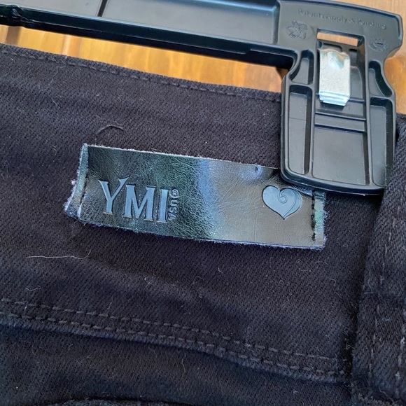 Distressed jeans - Picture 6 of 8